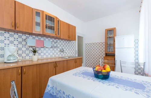 Punat Apartment | Two bedroom apartment with terrace Punat, Krk (A-14111-a)