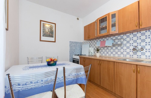 Punat Apartment | Two bedroom apartment with terrace Punat, Krk (A-14111-a)