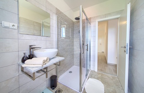 Salatic Apartment | Two bedroom apartment with terrace and sea view Vrh, Krk (A-17951-b)