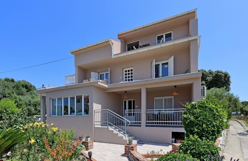 Kampor Apartment | Two bedroom apartment with terrace Kampor, Rab (A-17396-a)