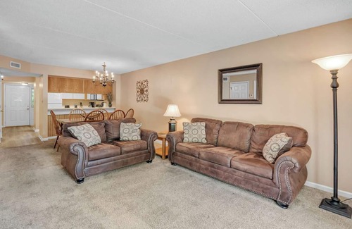 Gatlinburg Condo | two bedroom condo sleeps 8 persons