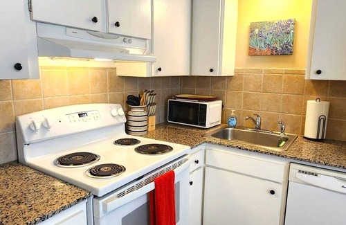 Central Oklahoma City Condo | Two Bedroom Condo - Near Integris Hospital - Queen Bed & King Bednn