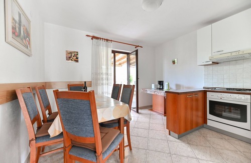 Seline Apartment | Two bedroom apartment near beach Seline, Paklenica (A-6564-a)