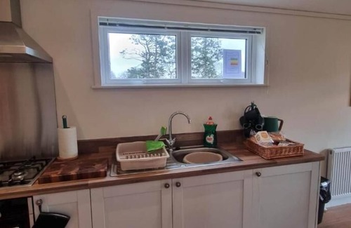 Liskeard Apartment | Two Bedroom Lodge - Peacock Lodge