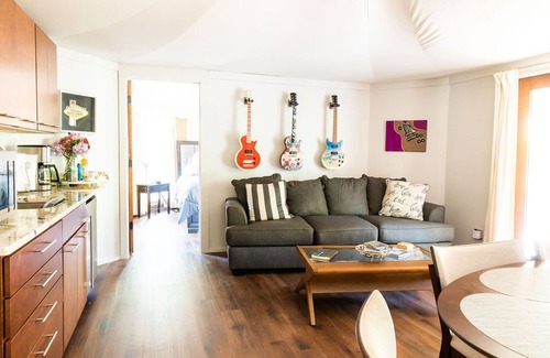 Dadeville Cabin | Two Bedroom Luxury Glamp, huge deck, private Hot Tub at The Destination Resort