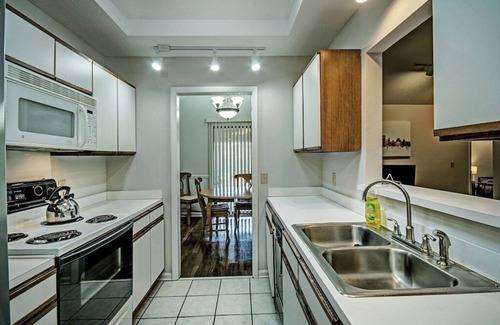 Ridgeland House | Two Bedroom Near the Reservoir by Great Fishing