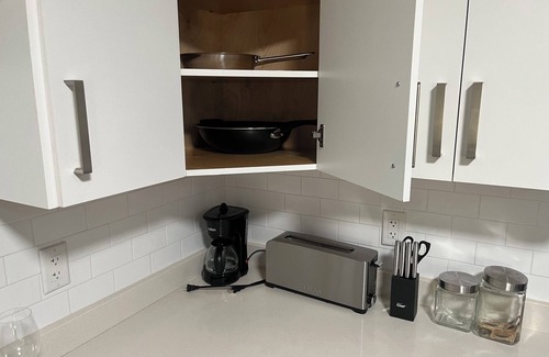 South Clearbrook House | Two Bedroom, Separate Entrance, Free Parking Accommodation