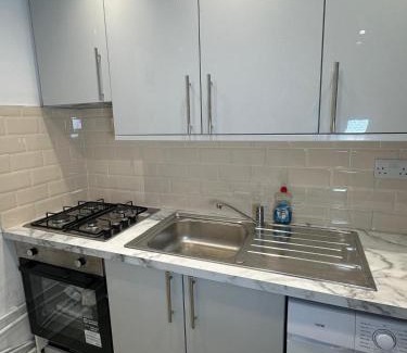 South Ockendon House | Two Bedrooms Bungalow Garden Lodge