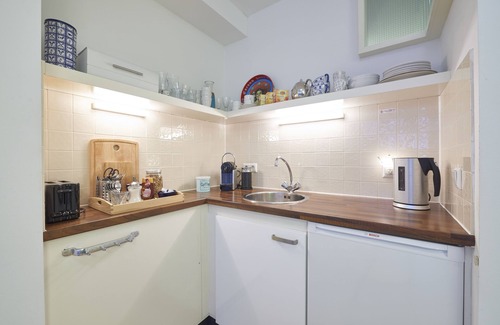 Jordaan Apartment | TWO BEDROOMS WITH TWO PRIVATE BATHROOMS - IDEAL FOR 2 COUPLES