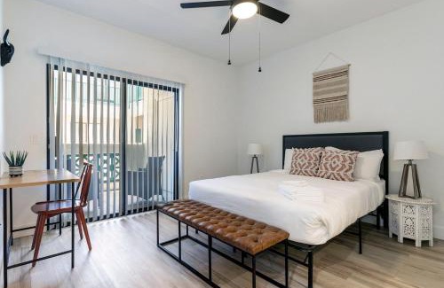 Pinnacle Peak Apartment | TWO CozySuites at Kierland Commons with pool