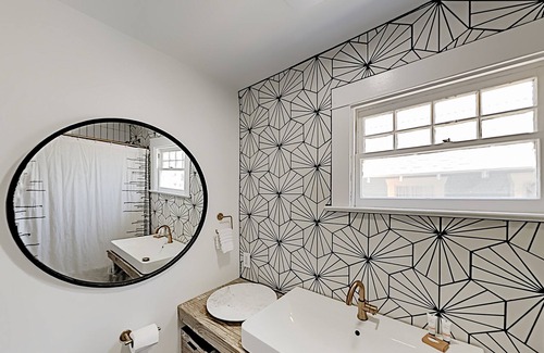 Morro Bay House | Two Downtown dog-friendly cottages near Morro Bay - walk to waterfront & dining