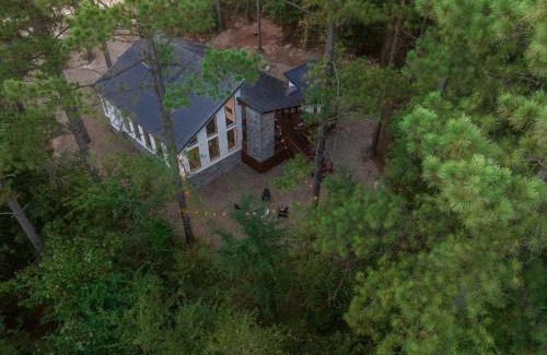 Pickens House | Two Knights Luxury Cabin