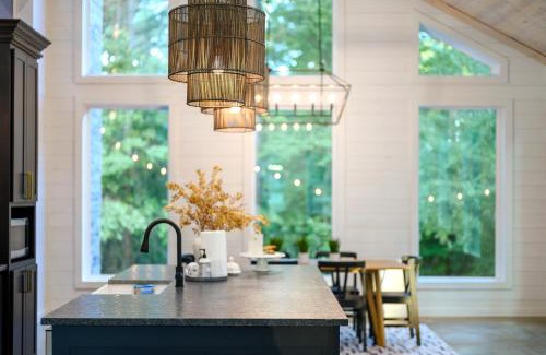 Pickens House | Two Knights Luxury Cabin