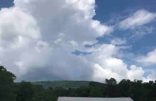 Flintstone Cabin | Two lane country roads near Lookout Mountain Big Living in the Little House