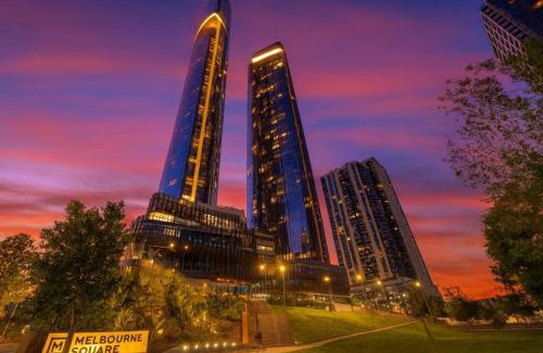 Southbank Apartment | Two-Level Top Floor Penthouse Melbourne Square