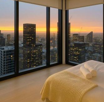 Southbank Apartment | Two-Level Top Floor Penthouse Melbourne Square