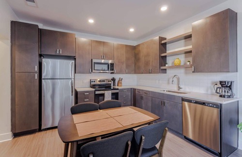 Central Business District Apartment | TWO Luxe CozySuites in Downtown Cincy