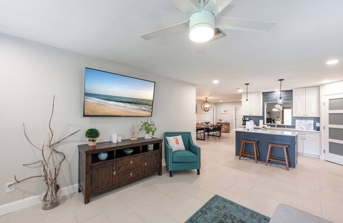 Willoughby Acres House | Two Master Suites, Fully Stocked Home w/Heated Pool & Spa Close to Everything