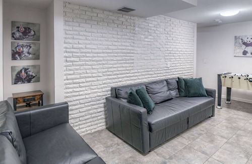 Jersey City Apartment | TWO Modern Apartment Minutes to NYC
