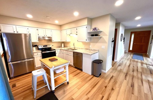 La Follette Cabin | Two neighboring homes to accommodate 35+ guests