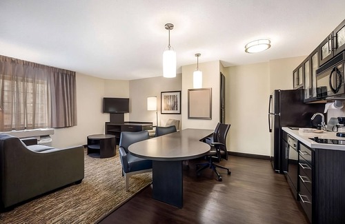 Salt Lake City Hotel | TWO Relaxing 1BR Suite with Private Kitchen, & Pet-friendly