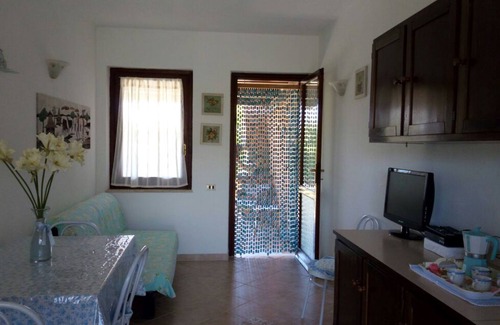 Costa Rei Villa | Two-room detached house 50 meters from the beach, all services within walking distance.