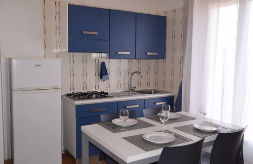 Malcesine Apartment | TWO ROOM .La Pergola central area,garden,swimming pool,parking,wi-fi,air cond