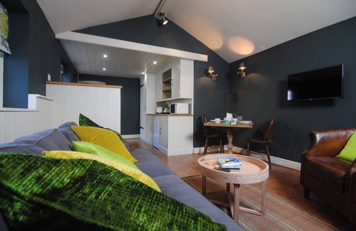 New Forest District Cottage | Two storey cottage in the heart of Lymington.