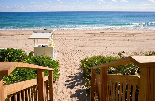 Hillsboro Beach House | Two Stylish Units with Beach Essentials and Amenities! Close to Deerfield Beach!