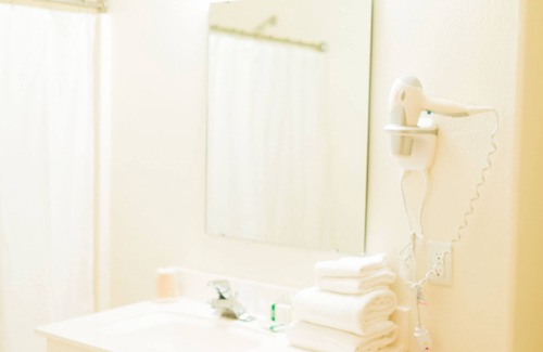 Panguitch Hotel | Two Sunsets Hotel