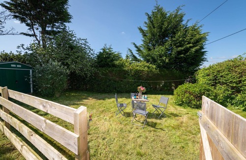 Malltraeth House | Ty Capel Bach: 3‑Bed Bungalow Sleeping 6 in Hermon | Managed by Anglesey Holiday Lettings