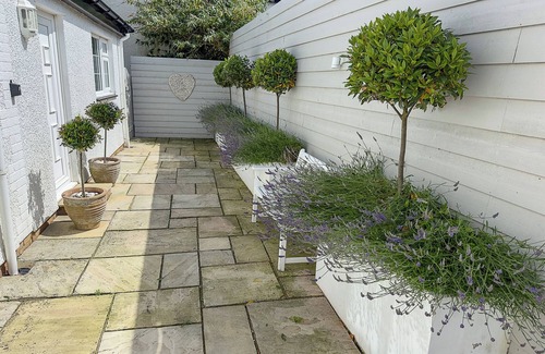 Abersoch Cottage | TY COED, pet friendly, country holiday cottage in Abersoch