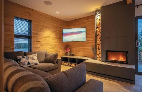 St. Florence House | Ty Cyfoes - Luxurious 4 Bedroom - St. Florence