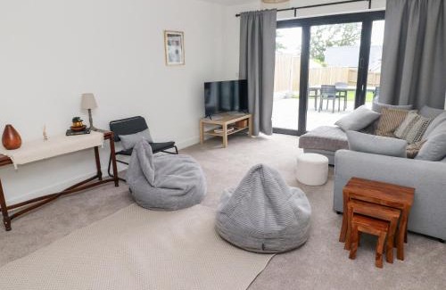 Houghton House | Ty Landsker