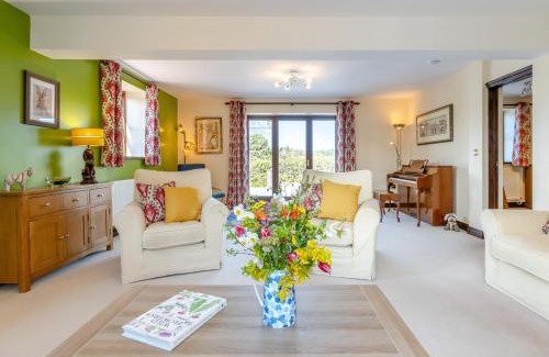 Llangorse House | Ty Mawr Coach House
