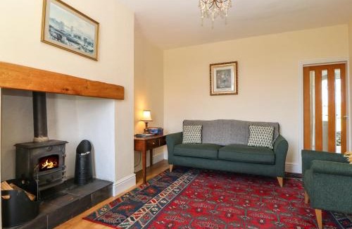 Llanddaniel Fab House | Ty Mawr