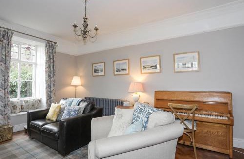 Llanbedr-y-cennin House | Ty'n y Cae