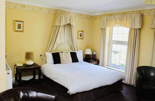 Hirwaun Hotel | Ty Newydd Country Hotel