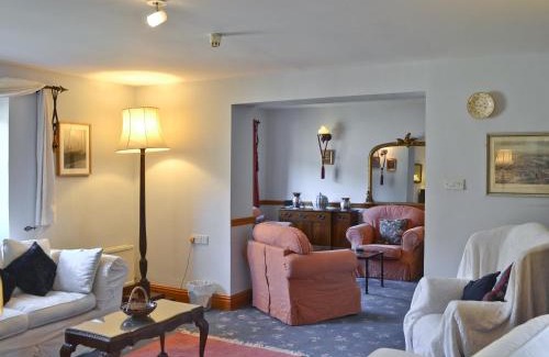 Beddgelert House | Ty Newydd