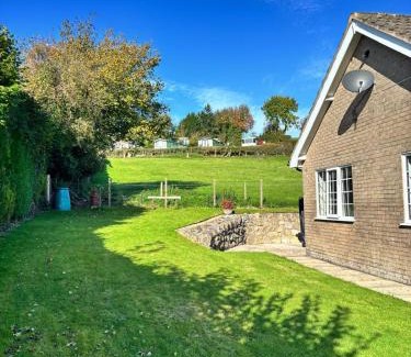 Llanfair Caereinion House | Ty Newydd