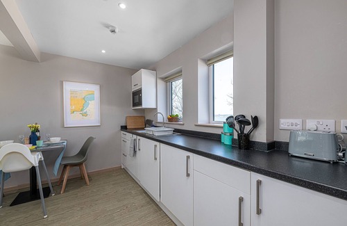Bont Newydd Apartment | Ty Ogwen - a house that sleeps 6 guests in 3 bedrooms