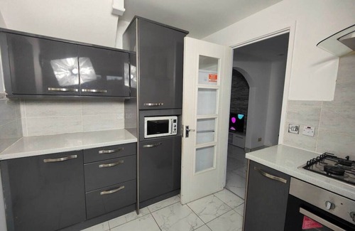 Erdington House | Tyburn House, Birmingham B24 with FREE Parking and FREE WiFi