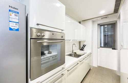 Downtown Shanghai Apartment | Tyms 3BR 2BA Apt West NanjingRD Line2 14