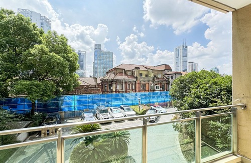 Downtown Shanghai Apartment | Tyms 3BR 2BA Apt West NanjingRD Line2 14