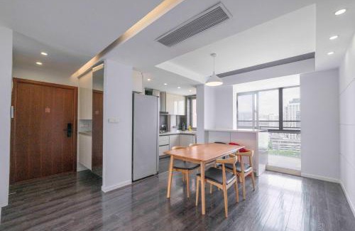 Changning Apartment | Tyms Luxury 3BR 2BA APT Garden