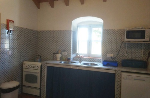 Santiago do Cacem Cottage | Typical alentejan cottage in the countryside, with communal pool.