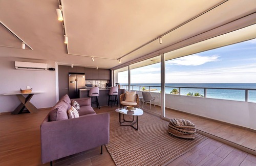 Cartagena District Condo | U-GO Faro Tequendema