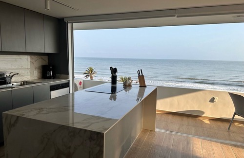 Cartagena District Condo | U-GO Faro Tequendema