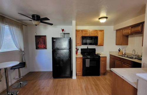 Garfield Apartment | U3 - Comfortable 1 BR/1 BA APT in DT PHX w/pkg