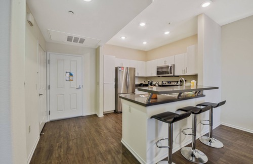 Carmel Valley Apartment | UC San diego 1 BR | sun deck | gym